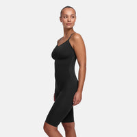 Shapewear bodysuit met short