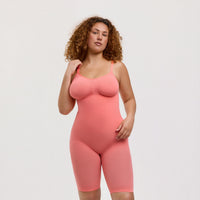 Shapewear bodysuit met short