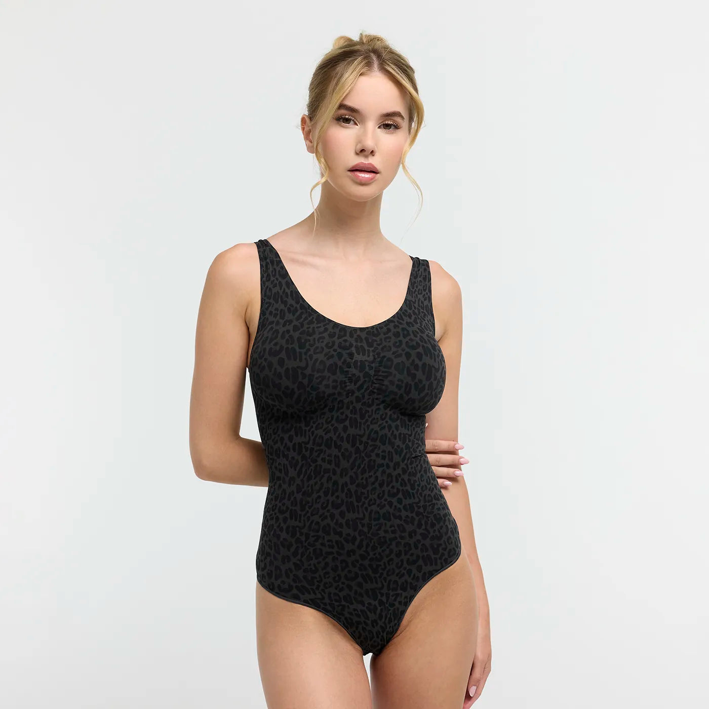 Tanktop shapewear bodysuit met slip