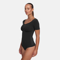 Shapewear bodysuit met korte mouw en slip