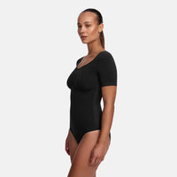 Shapewear bodysuit met korte mouw en string