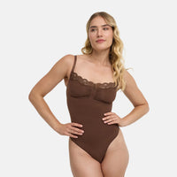 Kanten shapewear bodysuit met string