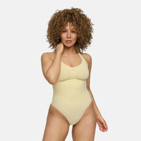 Naadloze shapewear bodysuit met halternek en slip