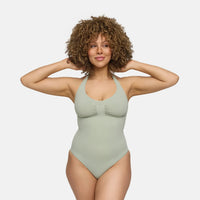 Naadloze shapewear bodysuit met halternek en slip