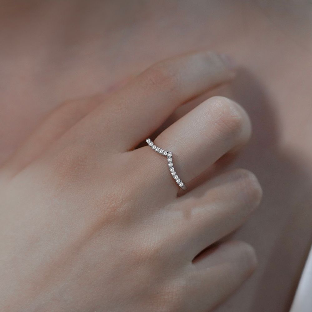 Gebogen V-Ring met Zirkonia