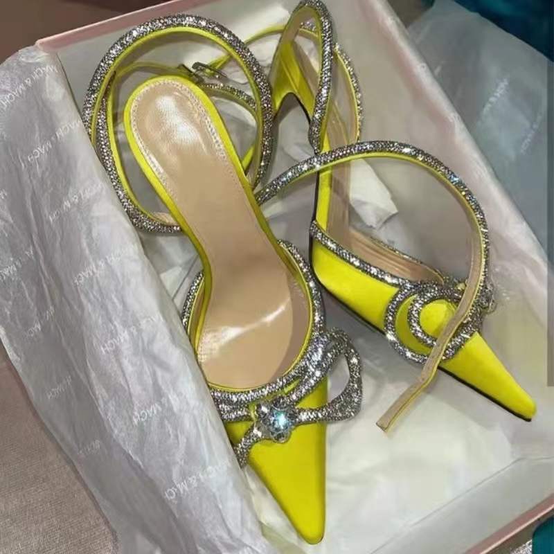 Feesthakken met strik en enkelbandje – Princess