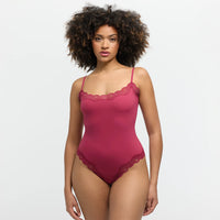 Bodysuit met kant en string