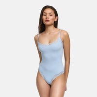 Bodysuit met kant en string