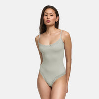 Bodysuit met kant en string