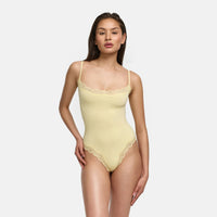 Bodysuit met kant en string