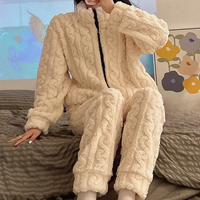 Zachte en Warme Damesonesie – Liora