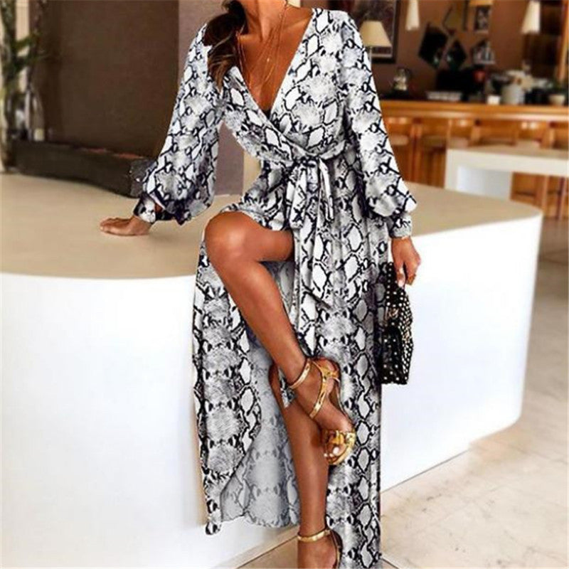 Zomerse boho wikkeljurk met split en v-hals